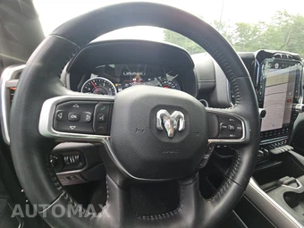 2023 Ram 1500 Laramie Crew Cab Short Bed - miniatura 10