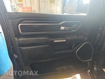 2023 Ram 1500 Laramie Crew Cab Short Bed - miniatura 9