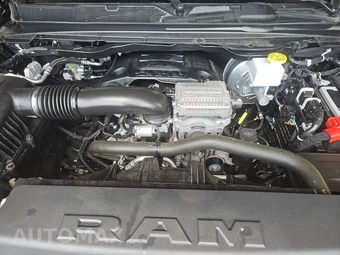 2023 Ram 1500 Laramie Crew Cab Short Bed - miniatura 15