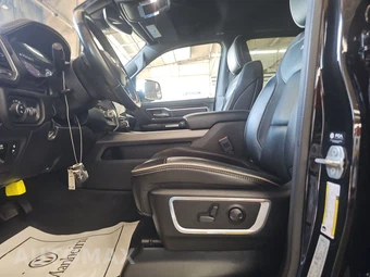 2023 Ram 1500 Laramie Crew Cab Short Bed - miniatura 7