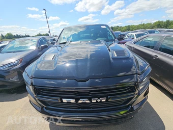 2023 Ram 1500 Laramie Crew Cab Short Bed - miniatura 2