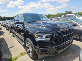 2023 Ram 1500 Laramie Crew Cab Short Bed - miniatura 3
