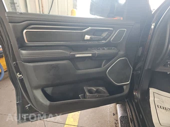 2023 Ram 1500 Laramie Crew Cab Short Bed - miniatura 9