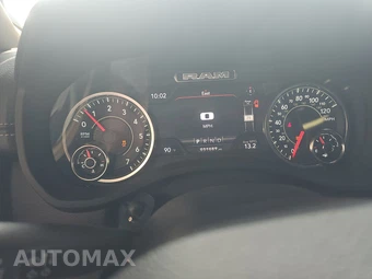 2023 Ram 1500 Laramie Crew Cab Short Bed - miniatura 12