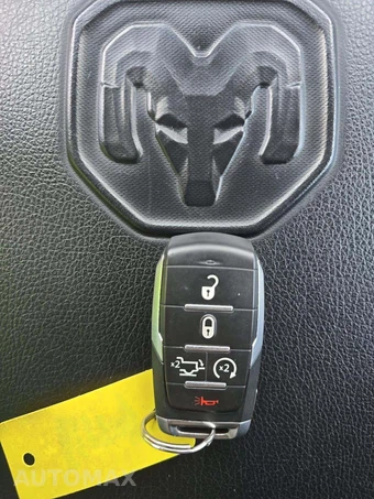 2023 Ram 1500 Laramie Crew Cab Short Bed - miniatura 8