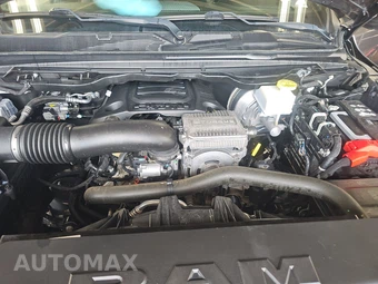 2023 Ram 1500 Laramie Crew Cab Short Bed - miniatura 15