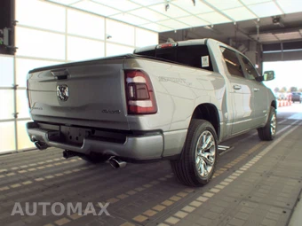 2023 Ram 1500 Laramie Crew Cab Short Bed - miniatura 4