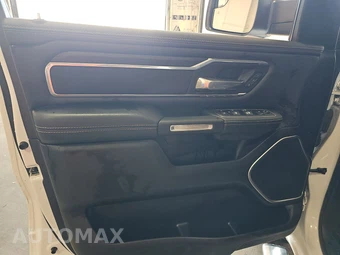 2023 Ram 1500 Laramie Crew Cab Short Bed - miniatura 9