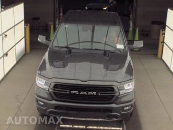 2023 Ram 1500 Laramie Crew Cab Short Bed - miniatura 2