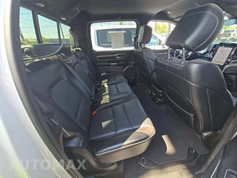 2023 Ram 1500 Laramie Crew Cab Short Bed - miniatura 16