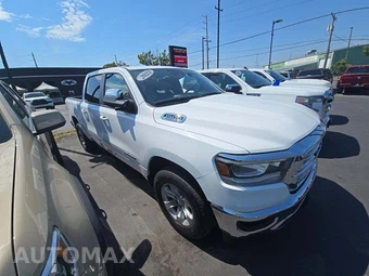 2023 Ram 1500 Laramie Crew Cab Short Bed - miniatura 4