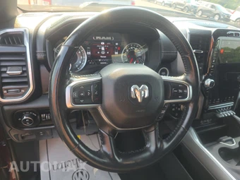 2023 Ram 1500 Laramie Crew Cab Short Bed - miniatura 16