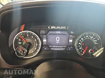 2023 Ram 1500 Laramie Crew Cab Short Bed - miniatura 12