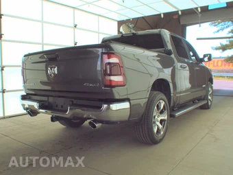 2023 Ram 1500 Laramie Crew Cab Short Bed - miniatura 4