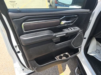 2023 Ram 1500 Laramie Crew Cab Short Bed - miniatura 9