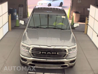 2023 Ram 1500 Laramie Crew Cab Short Bed - miniatura 2