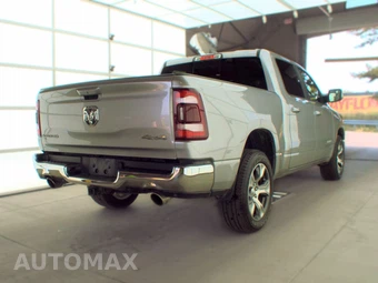 2023 Ram 1500 Laramie Crew Cab Short Bed - miniatura 4
