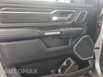 2023 Ram 1500 Laramie Crew Cab Short Bed - miniatura 9