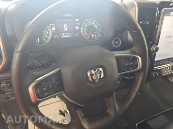 2023 Ram 1500 Laramie Crew Cab Short Bed - miniatura 10
