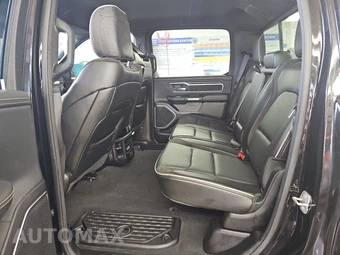 2023 Ram 1500 Laramie Crew Cab Short Bed - miniatura 13