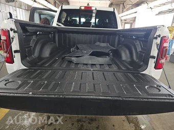 2023 Ram 1500 Laramie Crew Cab Short Bed - miniatura 16