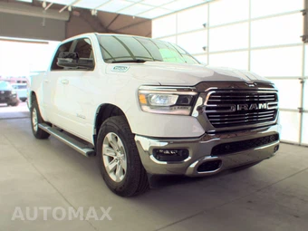 2023 Ram 1500 Laramie Crew Cab Short Bed - miniatura 3