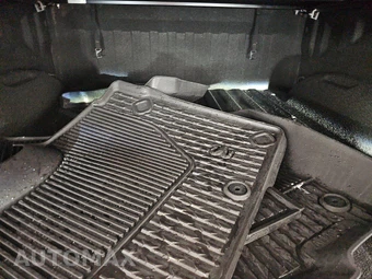 2023 Ram 1500 Laramie Crew Cab Short Bed - miniatura 16
