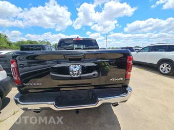 2023 Ram 1500 Laramie Crew Cab Short Bed - miniatura 5