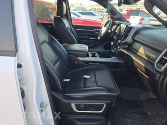 2023 Ram 1500 Laramie Crew Cab Short Bed - miniatura 14