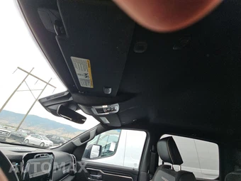 2023 Ram 1500 Laramie Crew Cab Short Bed - miniatura 17