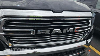 2023 Ram 1500 Laramie Crew Cab Short Bed - miniatura 27