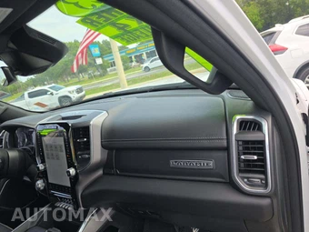 2023 Ram 1500 Laramie Crew Cab Short Bed - miniatura 19