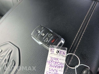 2023 Ram 1500 Laramie Crew Cab Short Bed - miniatura 8