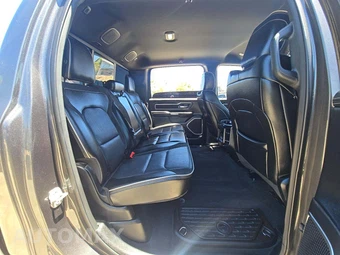 2023 Ram 1500 Laramie Crew Cab Short Bed - miniatura 16