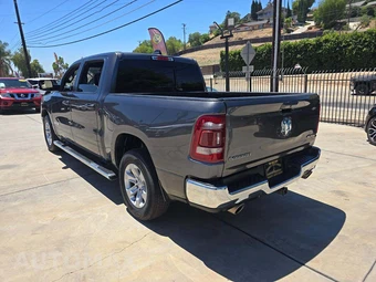 2023 Ram 1500 Laramie Crew Cab Short Bed - miniatura 2