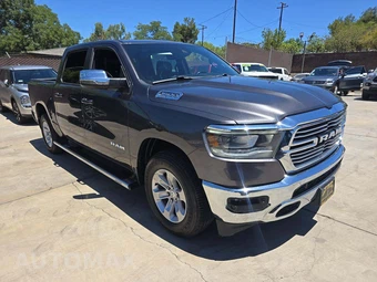 2023 Ram 1500 Laramie Crew Cab Short Bed - miniatura 4