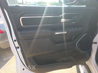 2023 Ram 1500 Laramie Crew Cab Short Bed - miniatura 9