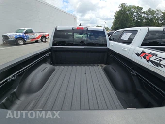 2023 Ram 1500 Laramie Crew Cab Short Bed - miniatura 16