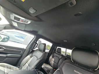 2023 Ram 1500 Laramie Crew Cab Short Bed - miniatura 17