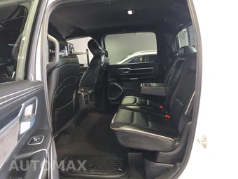 2023 Ram 1500 Laramie Crew Cab Short Bed - miniatura 13