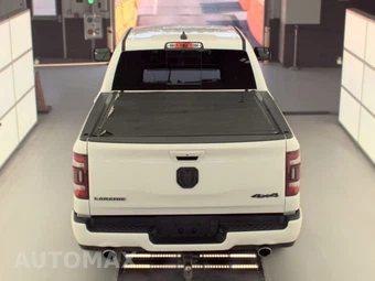 2023 Ram 1500 Laramie Crew Cab Short Bed - miniatura 5