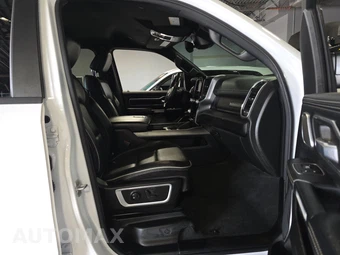 2023 Ram 1500 Laramie Crew Cab Short Bed - miniatura 8
