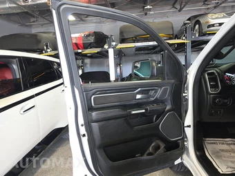 2023 Ram 1500 Laramie Crew Cab Short Bed - miniatura 9