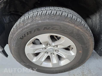 2023 Ram 1500 Laramie Crew Cab Short Bed - miniatura 29