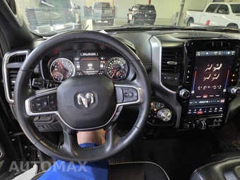 2023 Ram 1500 Laramie Crew Cab Short Bed - miniatura 5