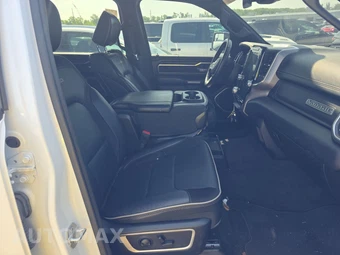 2023 Ram 1500 Laramie Crew Cab Short Bed - miniatura 14