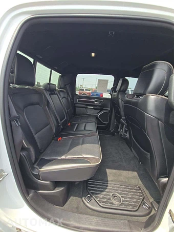 2023 Ram 1500 Laramie Crew Cab Short Bed - miniatura 13