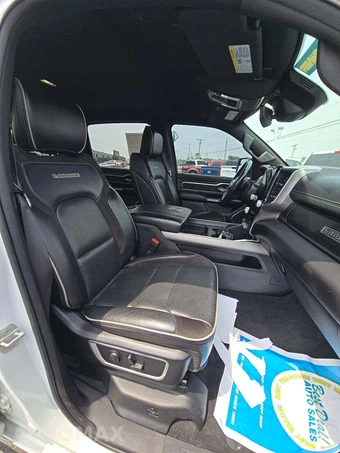 2023 Ram 1500 Laramie Crew Cab Short Bed - miniatura 15
