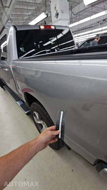 2023 Ram 1500 Laramie Crew Cab Short Bed - miniatura 21