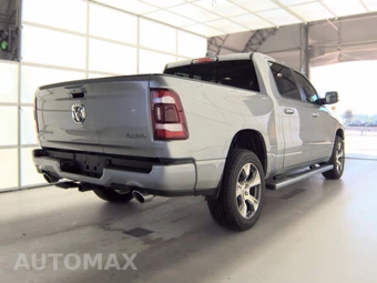 2023 Ram 1500 Laramie Crew Cab Short Bed - miniatura 4